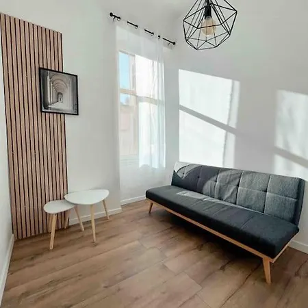 Designed Flat In Center Mentona